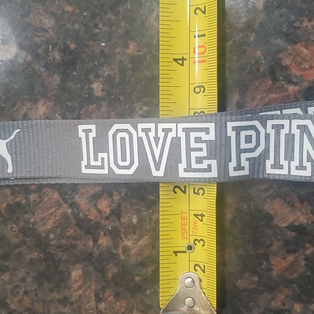 VS pink lanyards - Picture 4 of 5